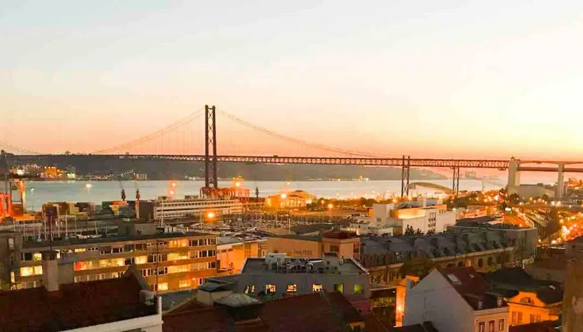 Ola Lisbon - Lapa I Apartment